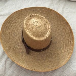 SOLD Straw hat, vintage and awesome
